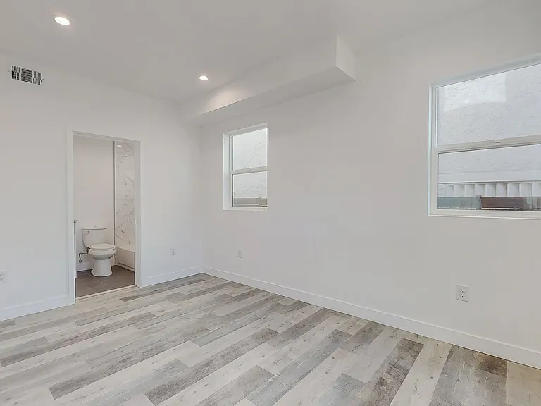 3 & 4 Bed 2-Story Townhomes with Covered Parking Spots Available! — Photo 30