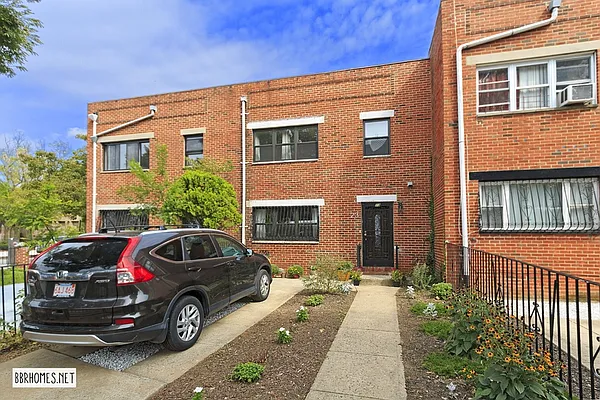 Sold by Bedford Brownstone Realty | media 19