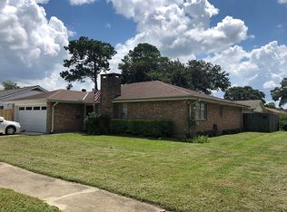 821 Heritage Ave, Gretna, LA 70056