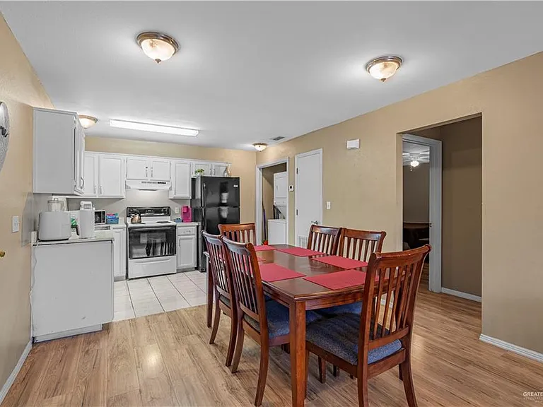1804 Oasis Ave — Photo 5