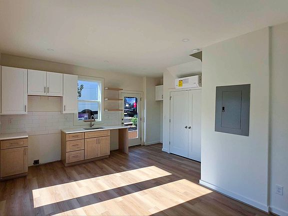5th image of 1121 Allene Ave SW #306