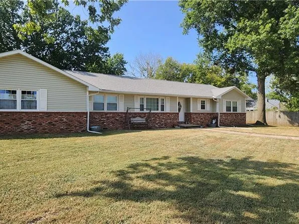 202 W Alfred St, Mulberry, KS 66756