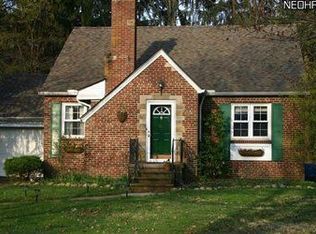 4620 Martin Dr, North Olmsted, OH 44070