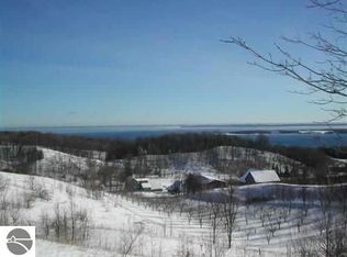 N Morning View Ln, Suttons Bay, MI 49682