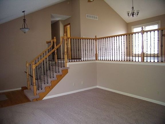 3rd image of 348 NE Dreamweaver Ave
