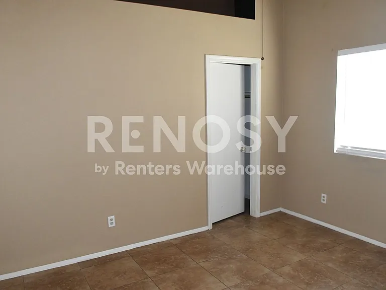 3049 E Siesta Ln — Photo 11