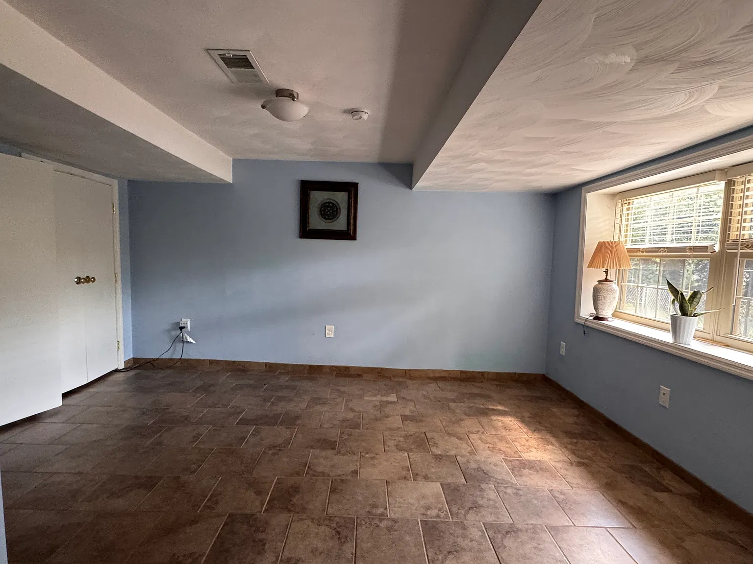 3 bed, 1243 sqft, $1,700 — Photo 3