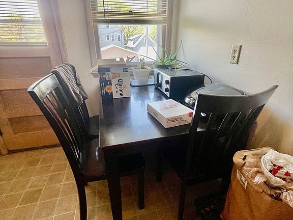 4th image of 3281 N Oakland Ave APT 4