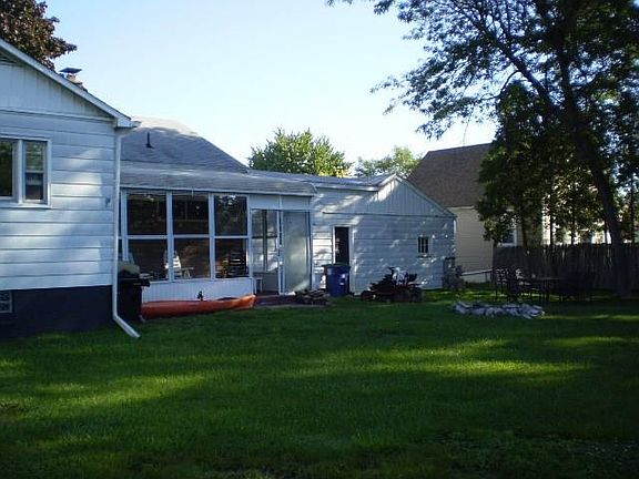 4th image of 28 Woodcrest Dr