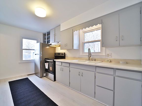 3rd image of 1219 S 9th St