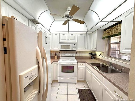 5th image of 2600 SE Ocean Blvd APT Jj-18