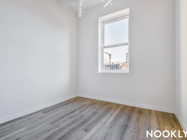 619 Throop Ave #3H — Photo 9