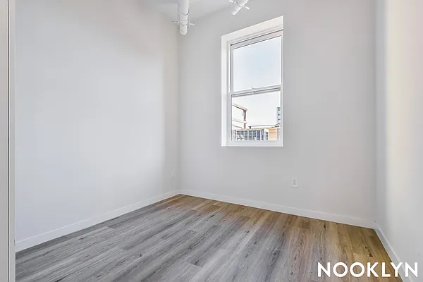 Rented by Nooklyn NYC LLC | media 52
