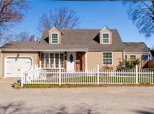 24 Hope View St, Coventry, RI 02816