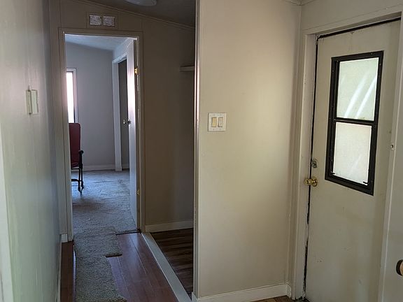 3rd image of 3256 E Old Pioneer Rd