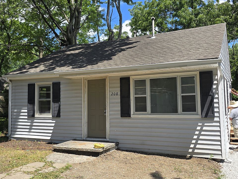 1st image of 208 SW 13th St