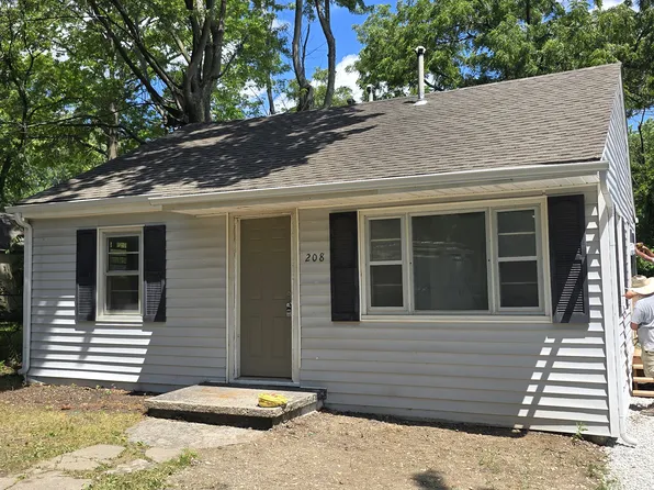 208 SW 13th St, Oak Grove, MO 64075