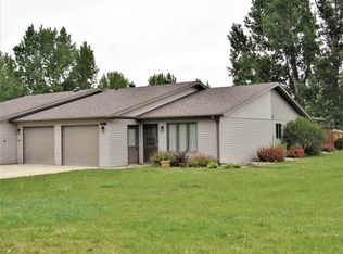 711 2nd St SE, Rugby, ND 58368