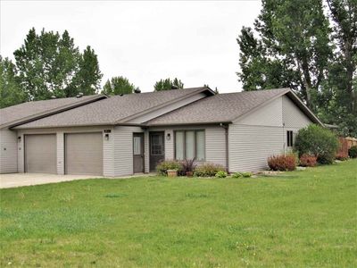 711 2nd St SE, Rugby, ND, 58368