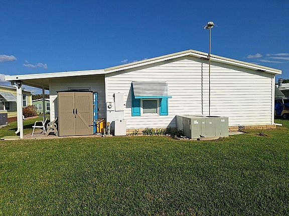 4th image of 717 Carriage Ln