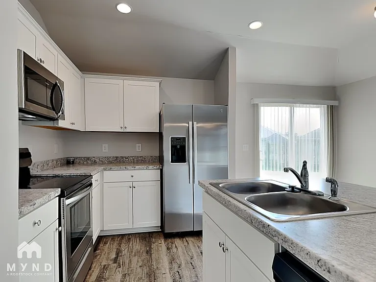 12384 Waterbury Dr — Photo 3