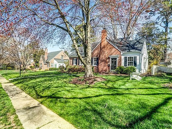 2nd image of 4302 N Ashlawn Dr