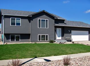 6013 S Hallow Ave, Sioux Falls, SD 57106