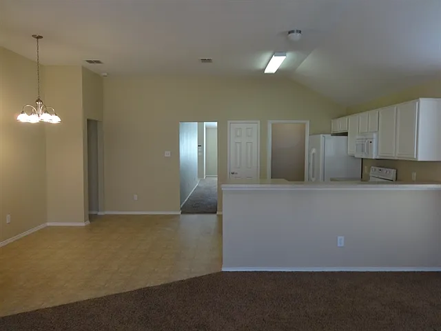 616 Bent Oak Dr — Photo 3