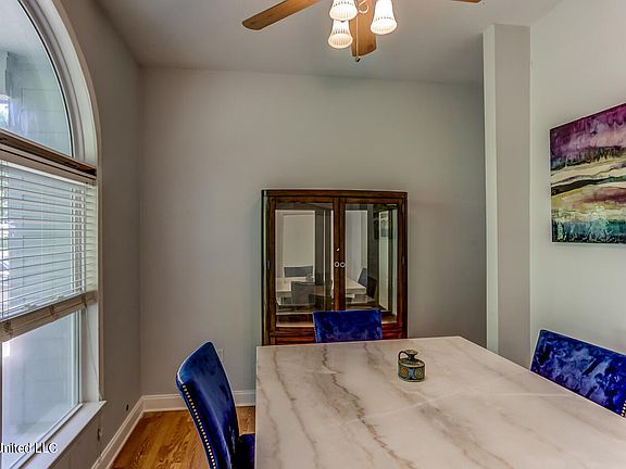 5th image of 11299 Cypress Dr