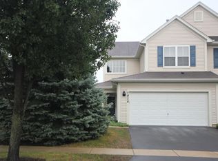 2926 Langston Cir, Saint Charles, IL 60175