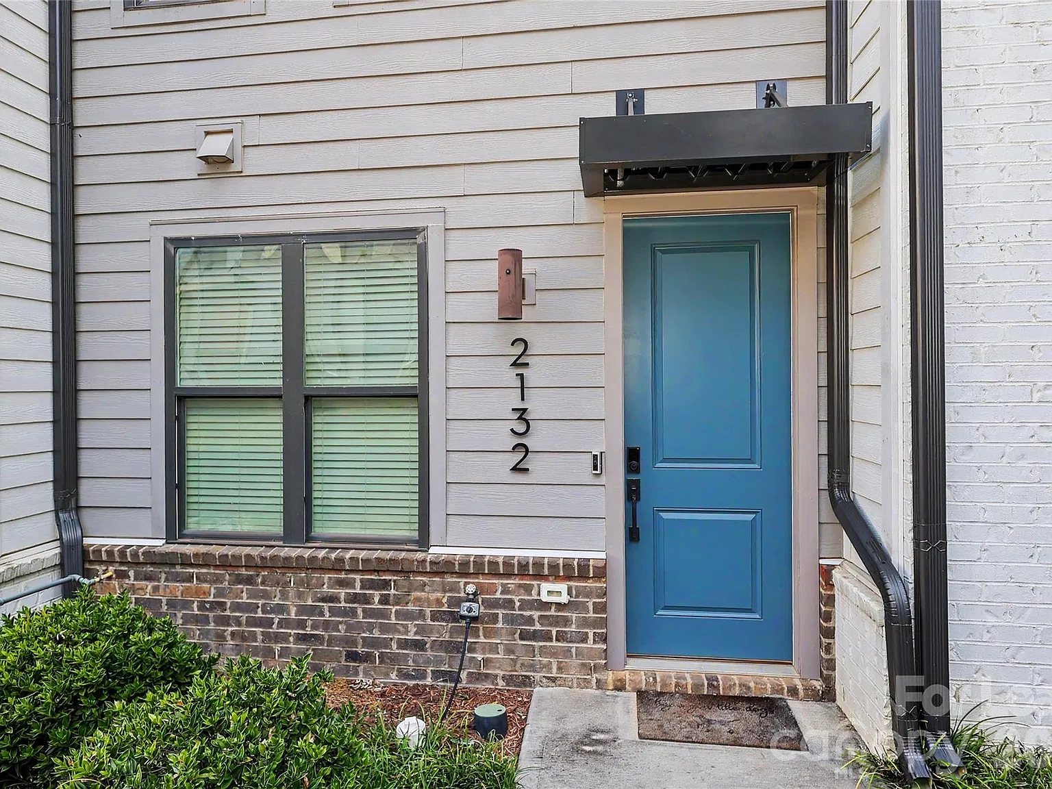 3 bed, 3.5 bath, $3,995 — Photo 2
