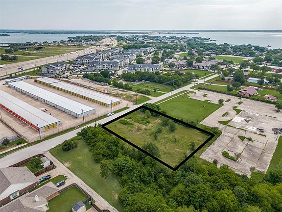 4th image of 4926 Locust Grove Rd