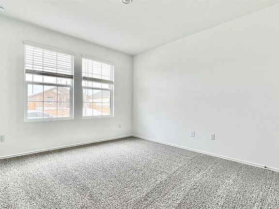 3rd image of 5616 Bellissima Way