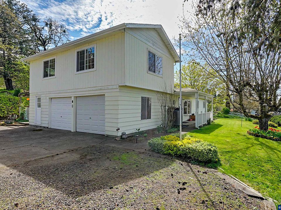 1st image of 33724 Viewcrest Dr NE
