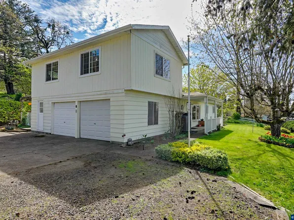 33724 Viewcrest Dr NE, Albany, OR 97322