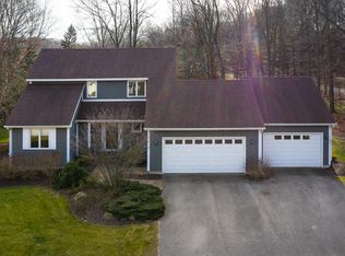 2290 Sunset Bluff Dr, Holland, MI 49424