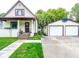 208 4th St NE, Dilworth, MN 56529