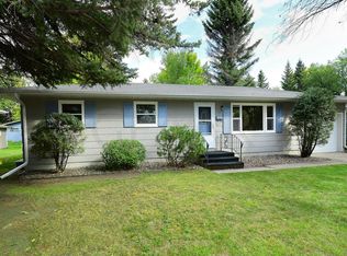 1707 S 19th St, Grand Forks, ND 58201