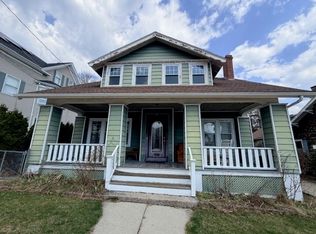 44 Bigelow St, Fall River, MA 02720