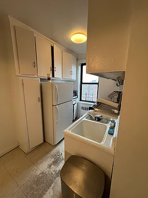 Rented by AZ REALTY NYC LLC | media 14