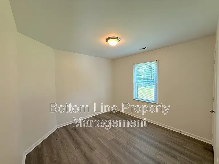 4013 Inglehurst Dr — Photo 14