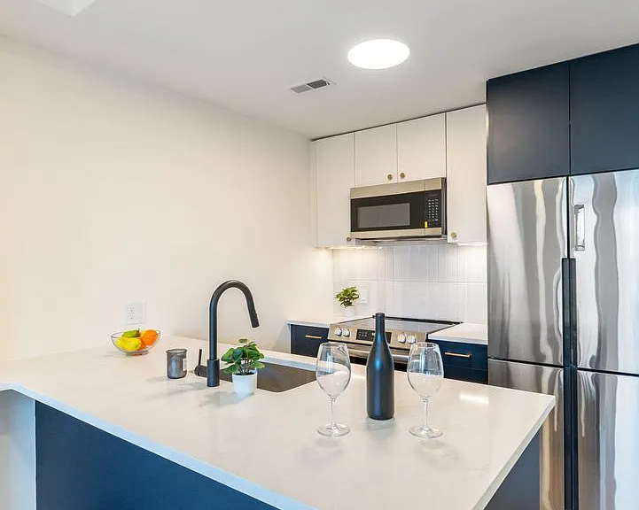 Carriage House — Photo 46