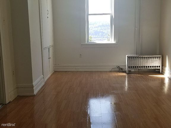 818 Spring St Dining Room