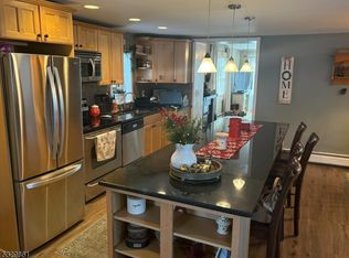 1 Palmyra Rd, Hewitt, NJ 07421