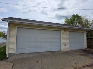 349 27th Ave SW, Cedar Rapids, IA 52404