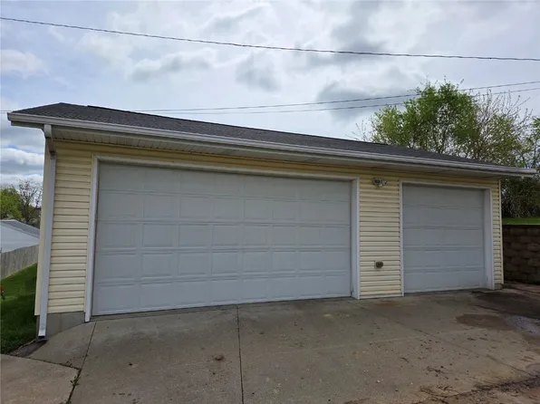 349 27th Ave SW, Cedar Rapids, IA 52404