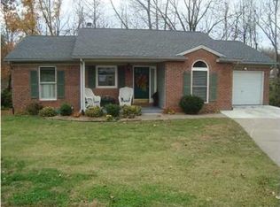 5955 Greensboro Dr, Newburgh, IN 47630