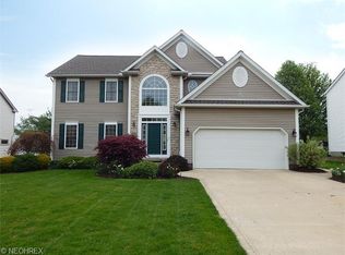 1082 Featherstone Dr, Medina, OH 44256