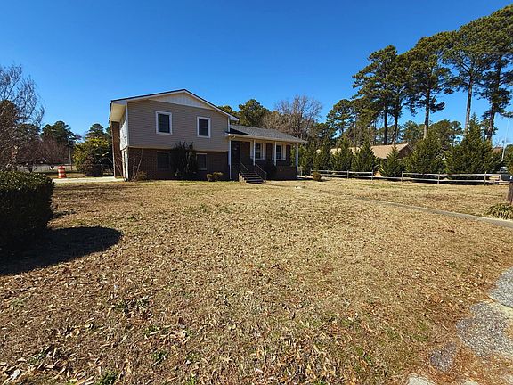 2nd image of 214 Wintergreen Dr