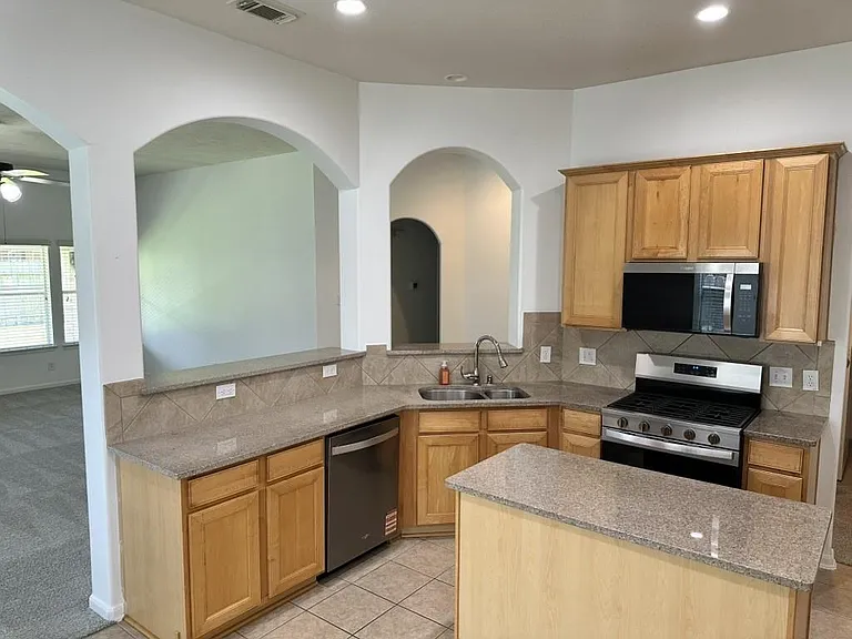 5114 Raven Forest Ln — Photo 12